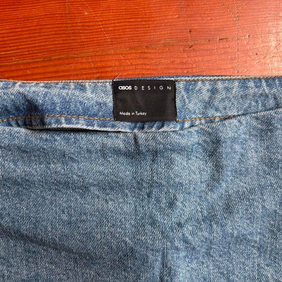 ASOS Design denim mini skirt with size zip. Size 4/6. - Picture 5 of 8